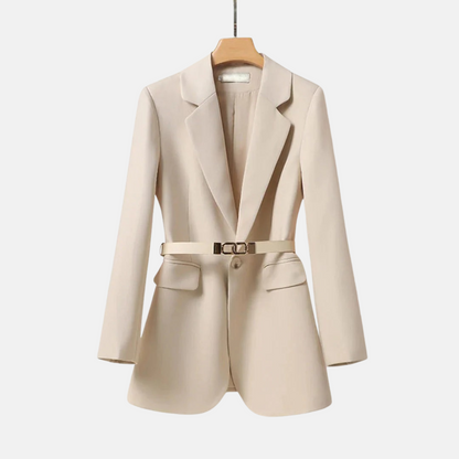 Mistrève | Blazer Cintré Ceinturé – Élégance Structurée