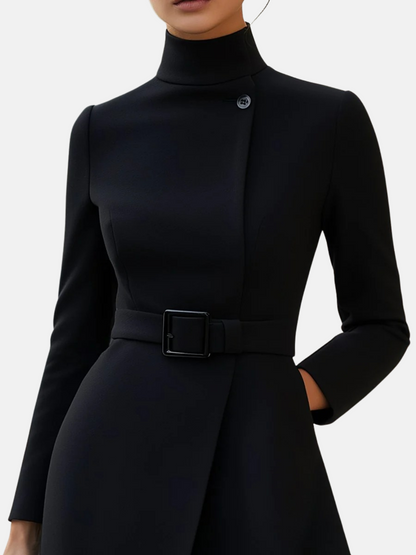 Mistrève | Robe Femme Noire Élégante à Col Montant et Ceinture – Coupe A-ligne