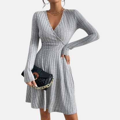 Mistrève | Robe Pull Femme Col V – Coupe Près du Corps & Maille Douce pour Automne-Hiver
