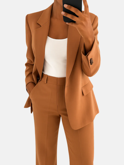 Mistrève | Tailleur Pantalon Femme 2 Pièces – Élégance Moderne & Silhouette Affinée