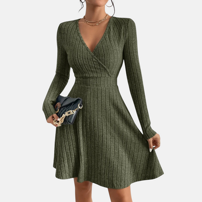 Mistrève | Robe Pull Femme Col V – Coupe Près du Corps & Maille Douce pour Automne-Hiver