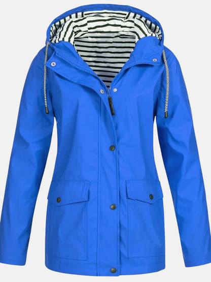 Mistrève | Imperméable Femme à Capuche – Légèreté, Respirabilité & Élégance Tous-Temps