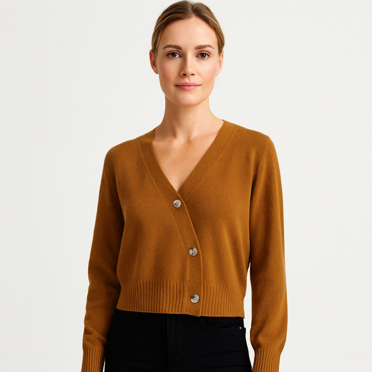 Mistrève | Cardigan en laine mérinos col V – Élégance moderne et confort raffiné