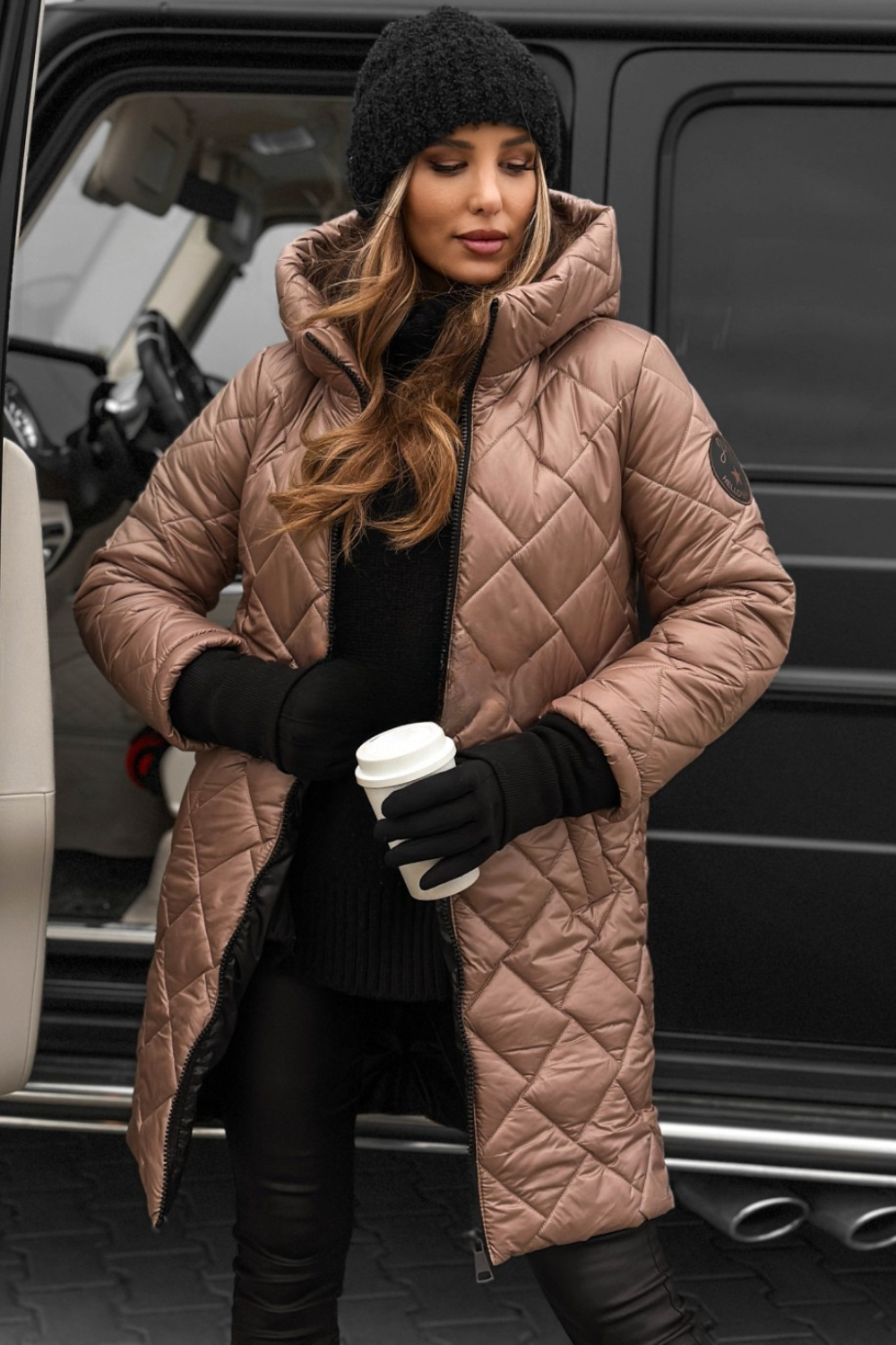 Denise | Élégante veste matelassée en duvet avec capuche