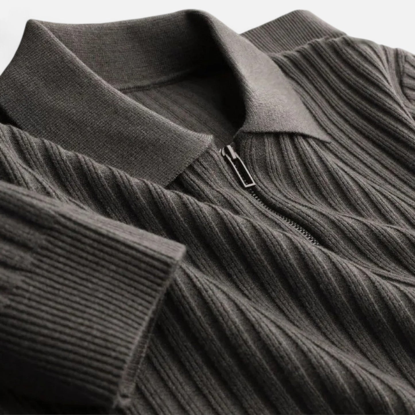 Mistrève | Pull Zippé à Côtes Homme – Chaleur Structurée et Élégance Fonctionnelle